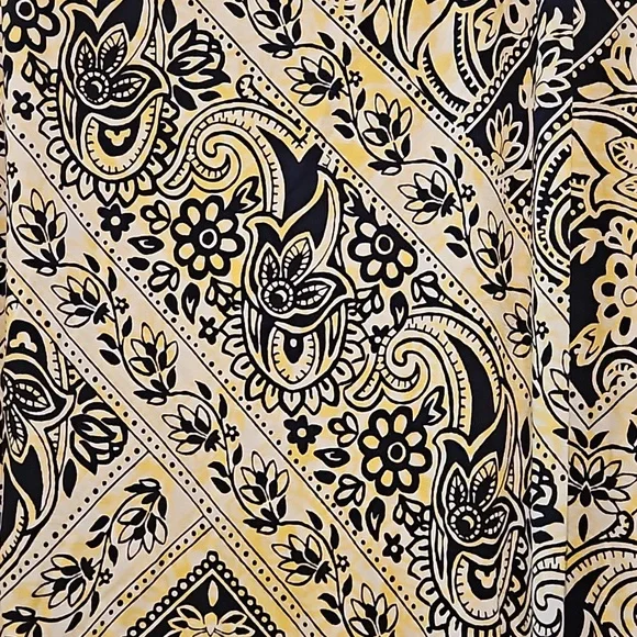 Lane Bryant NWT Navy and Yellow tank/workout top Size 18/20 - Picture 5 of 8